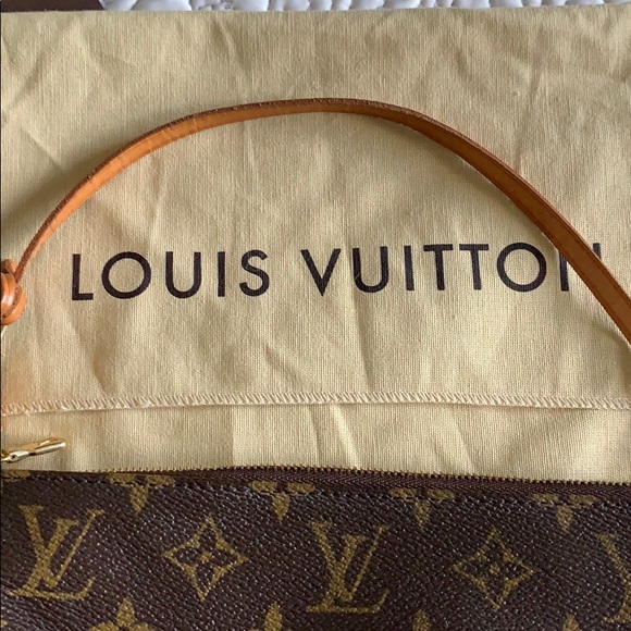 Louis Vuitton Mono Pochette Bag - Discontinued - Picture 11 of 11